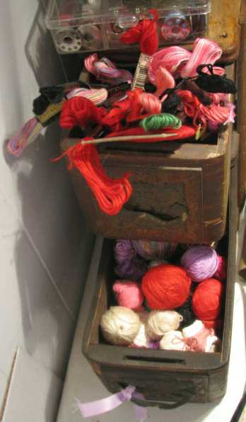 Seeingredthreads Seeingredthreads